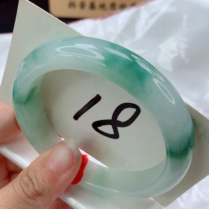 翡翠未镶嵌手镯高货微瑕