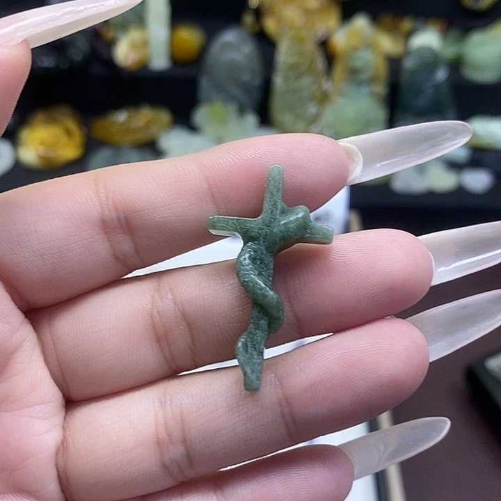 合金蛇纹石玉颈饰