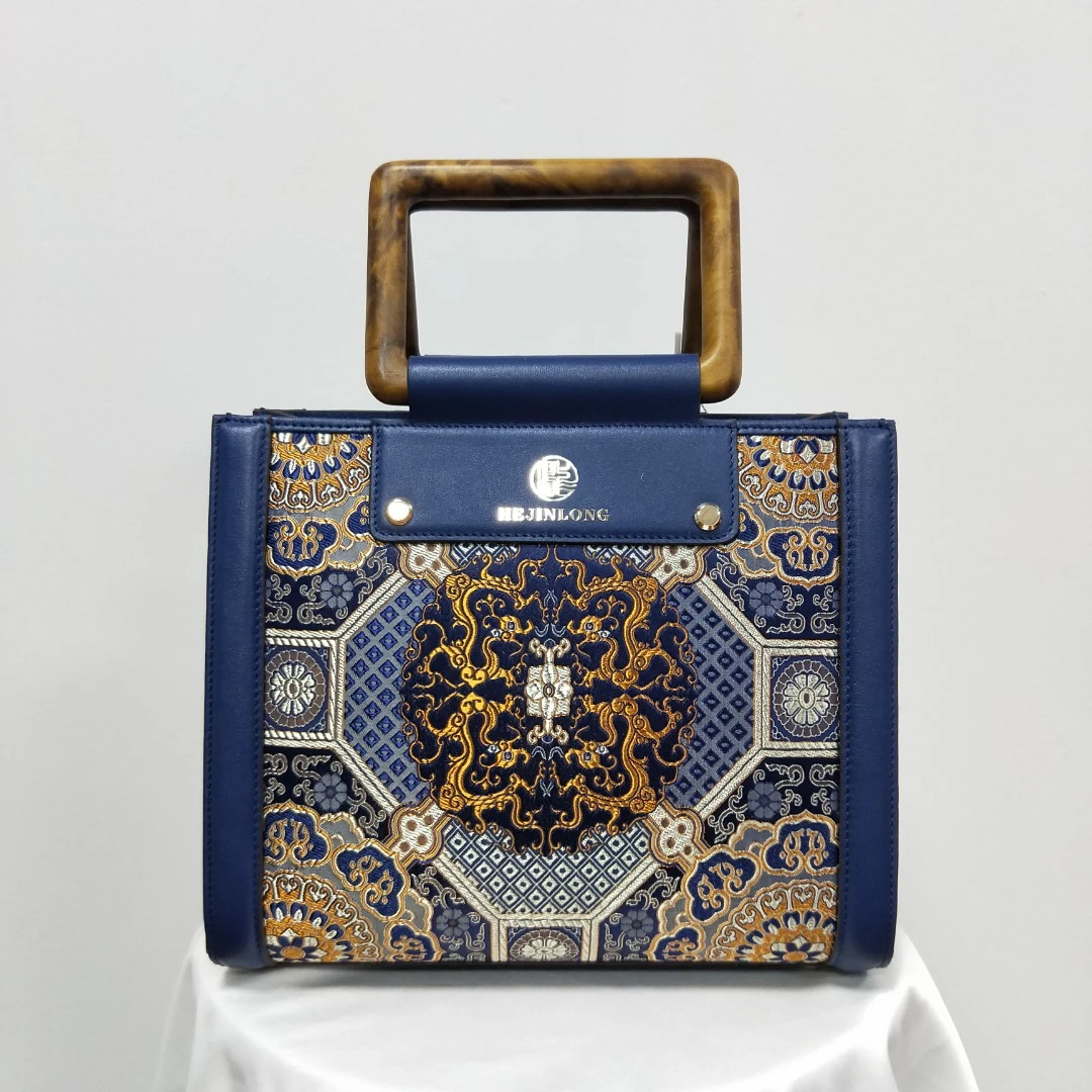 金丝楠木织锦木手提方包