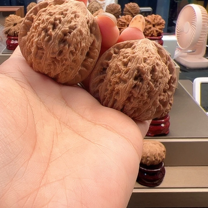 文玩核桃吊坠40 泥鳅背 r-008