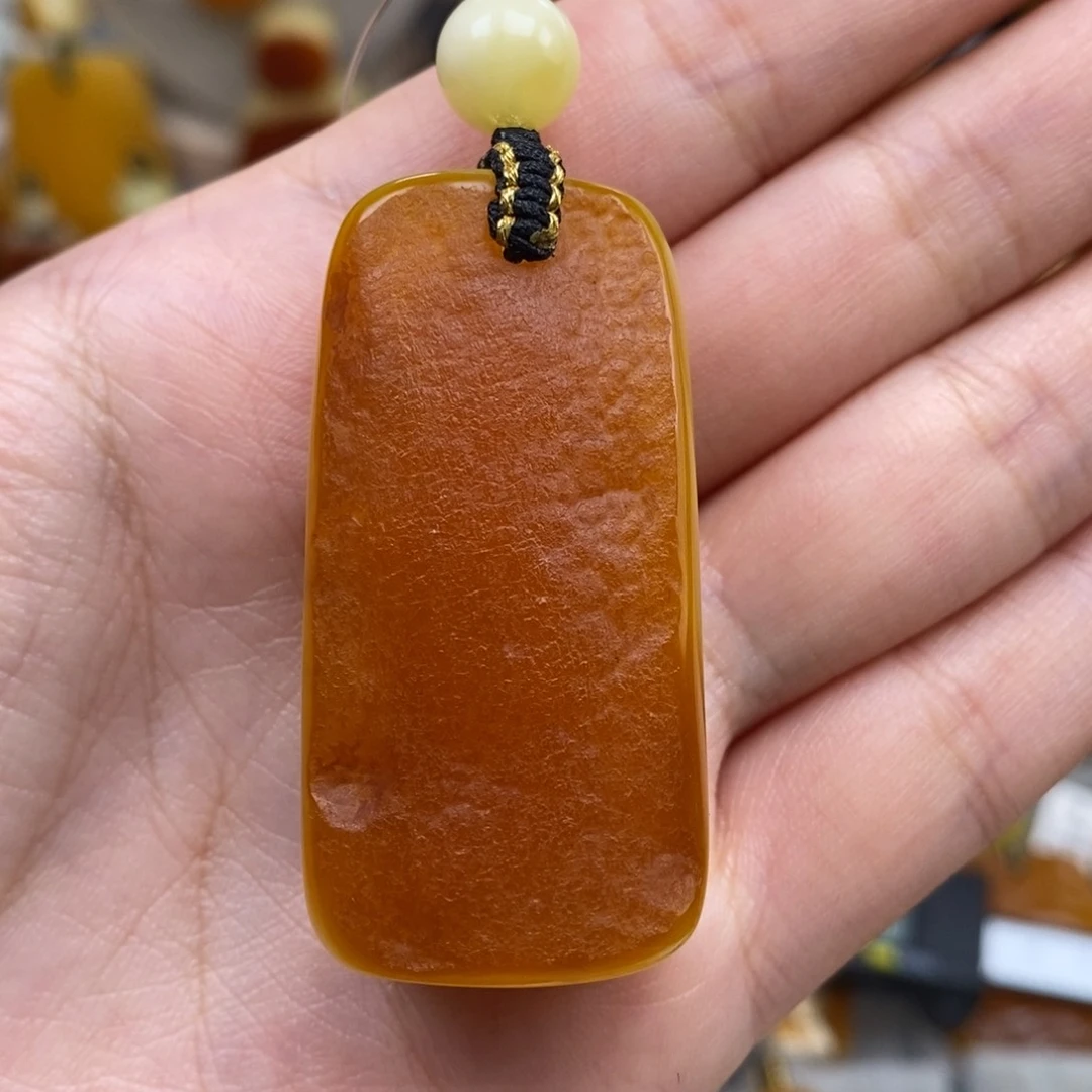 未镶嵌琥珀珠宝奇石
