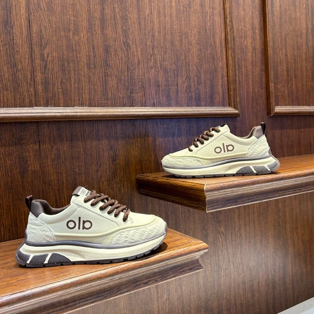 【文麒潮鞋】秋季新款男鞋皮面厚底欧洲站轻奢简约百搭时尚男休闲鞋