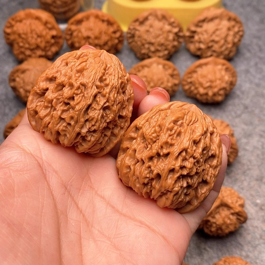 文玩核桃把件精品炮弹南疆石41全品