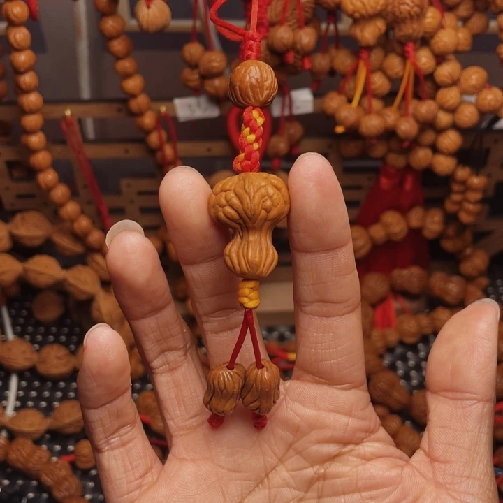 飘***逸木质类龙纹桃枭挂件