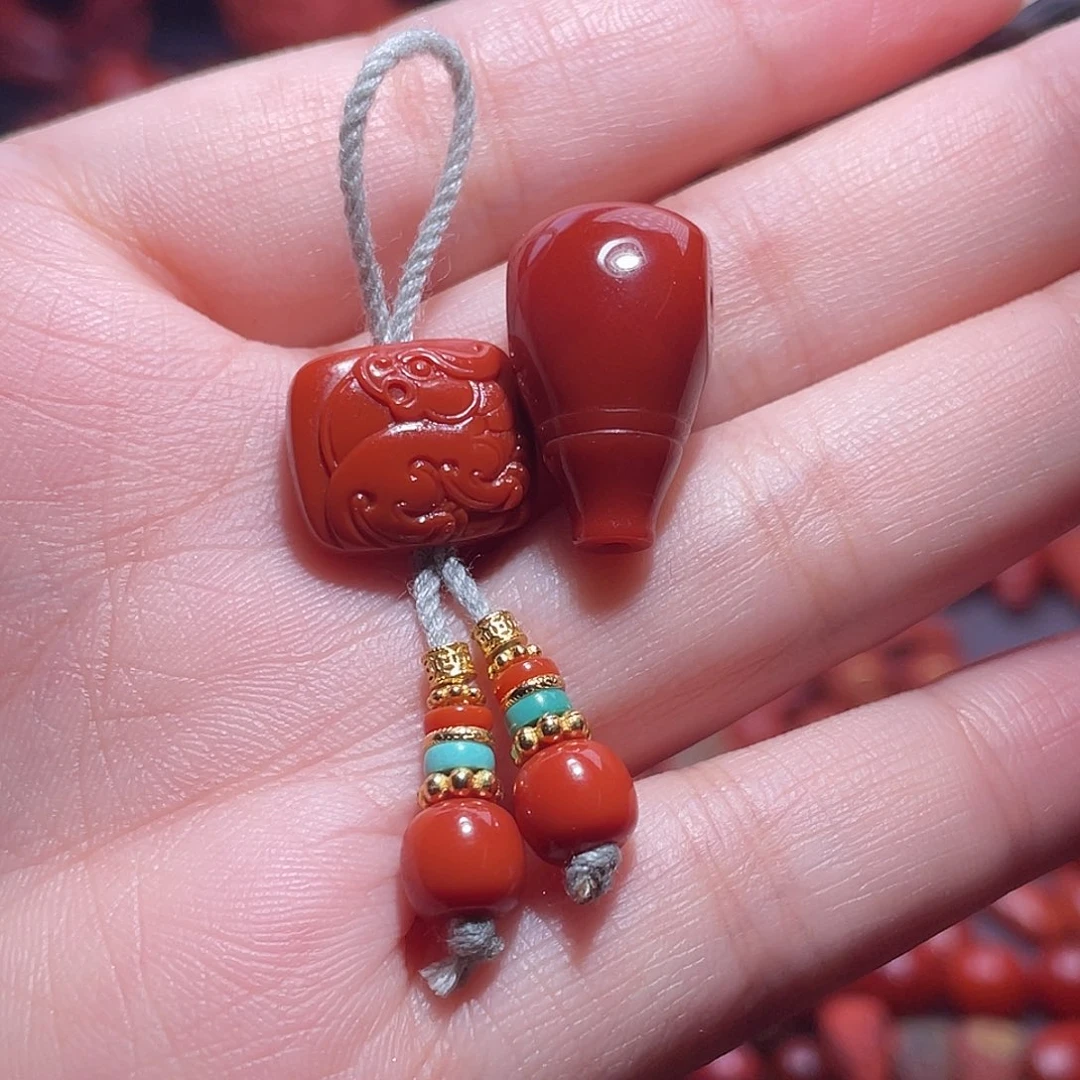 龙***。南红玛瑙未镶嵌配饰