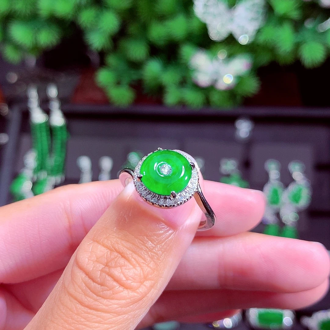 颈饰未镶嵌翡翠天然