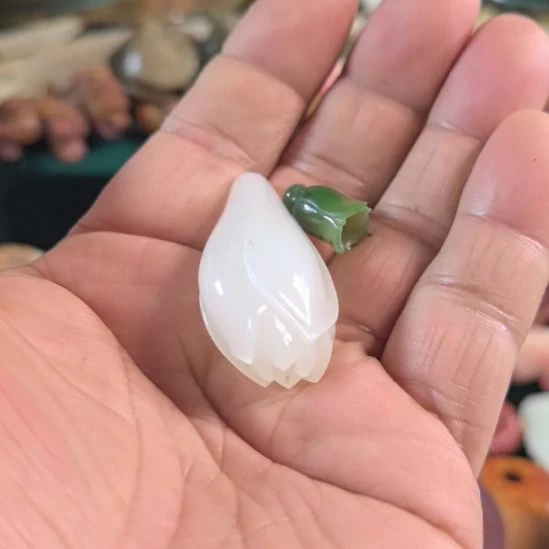 昱***斋玛瑙/玉髓和田玉质如图所示配饰未镶嵌