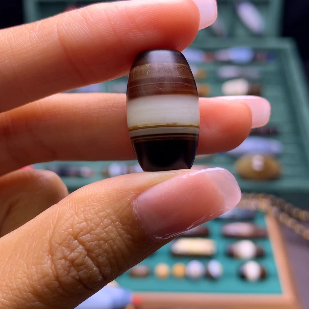 未镶嵌颈饰玛瑙/玉髓山*