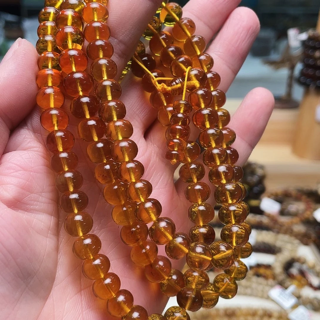 未镶嵌琥珀裸石九