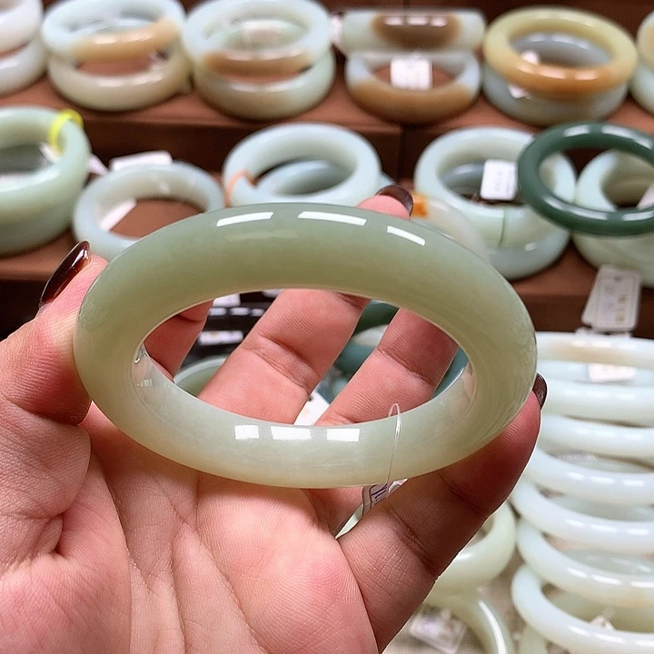 【闪购商品】和田玉手镯未镶嵌