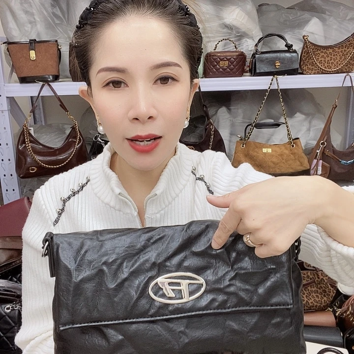 蚕丝小牛剖层皮革PU