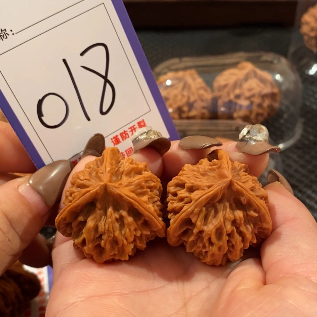 文玩核桃吊坠018秦闷三棱全品36尺