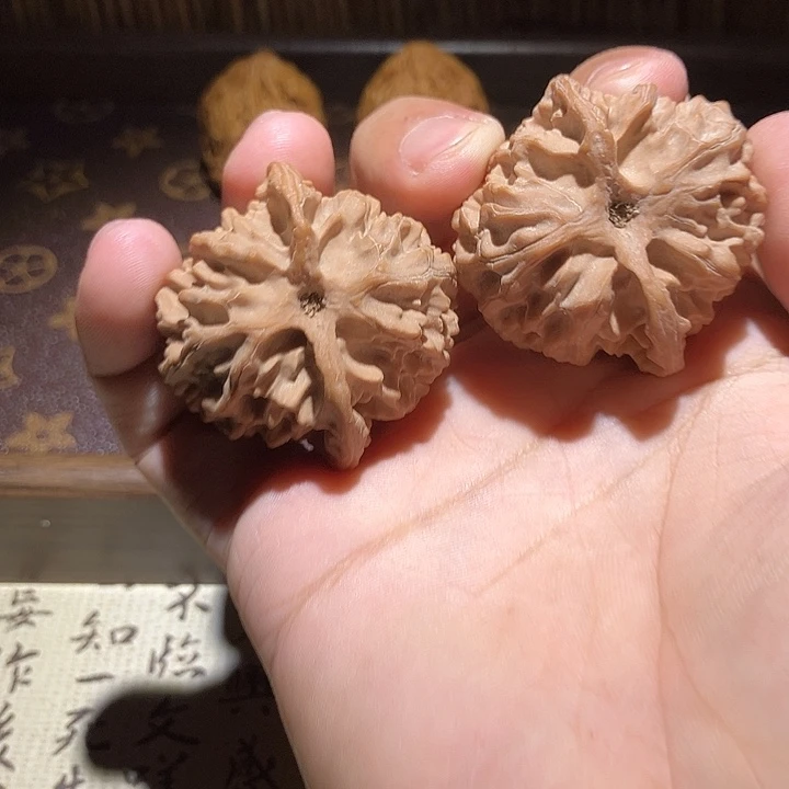 人***灬文玩核桃把件42尺全品原桩山地苹果圆