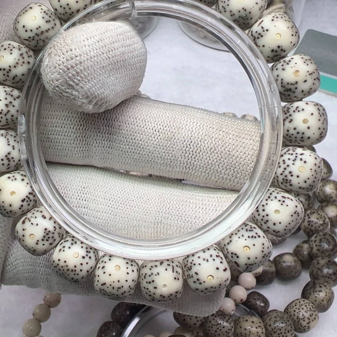 吊坠星月菩提石玉