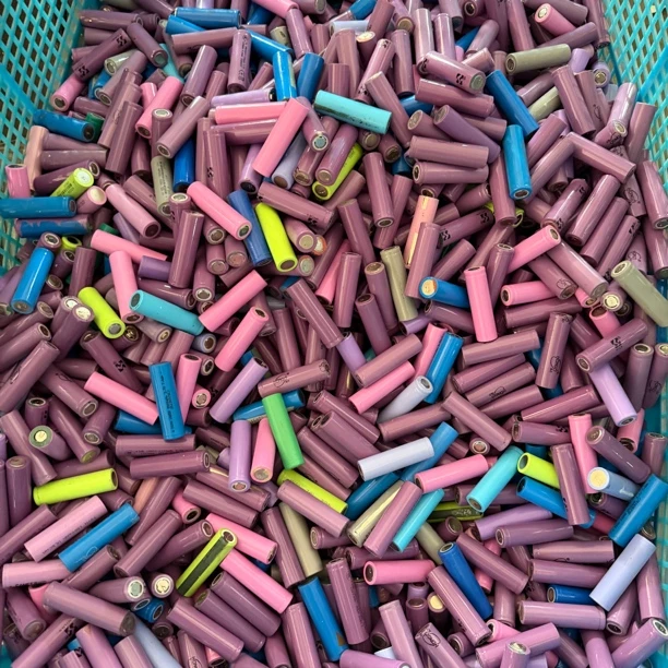 (1)杂款大容量18650电池6节(拆机电池)(注意部分地区快递不支持发