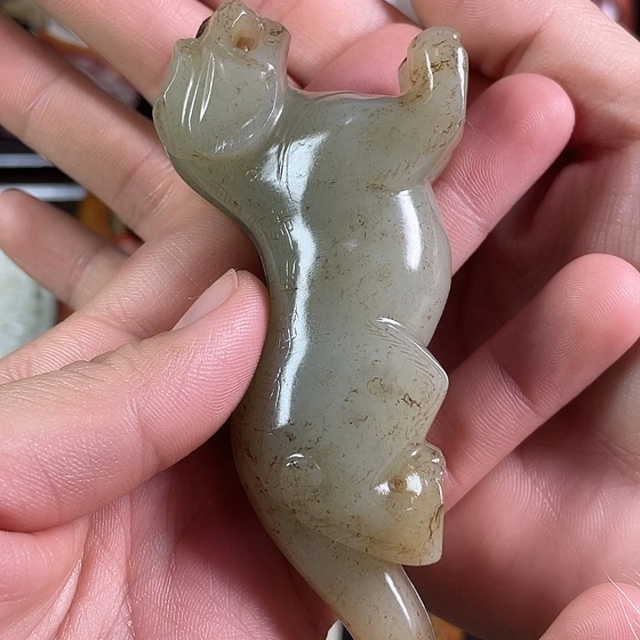 苏***饰和田玉未镶嵌挂件