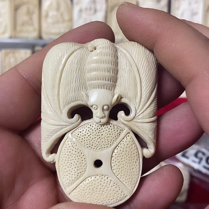 天然猛犸牙雕刻品