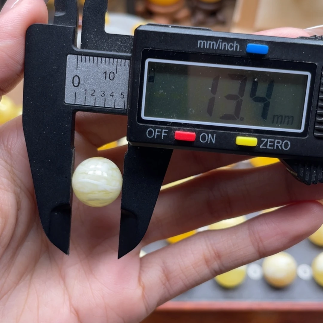 德***森琥珀未镶嵌珠宝奇石