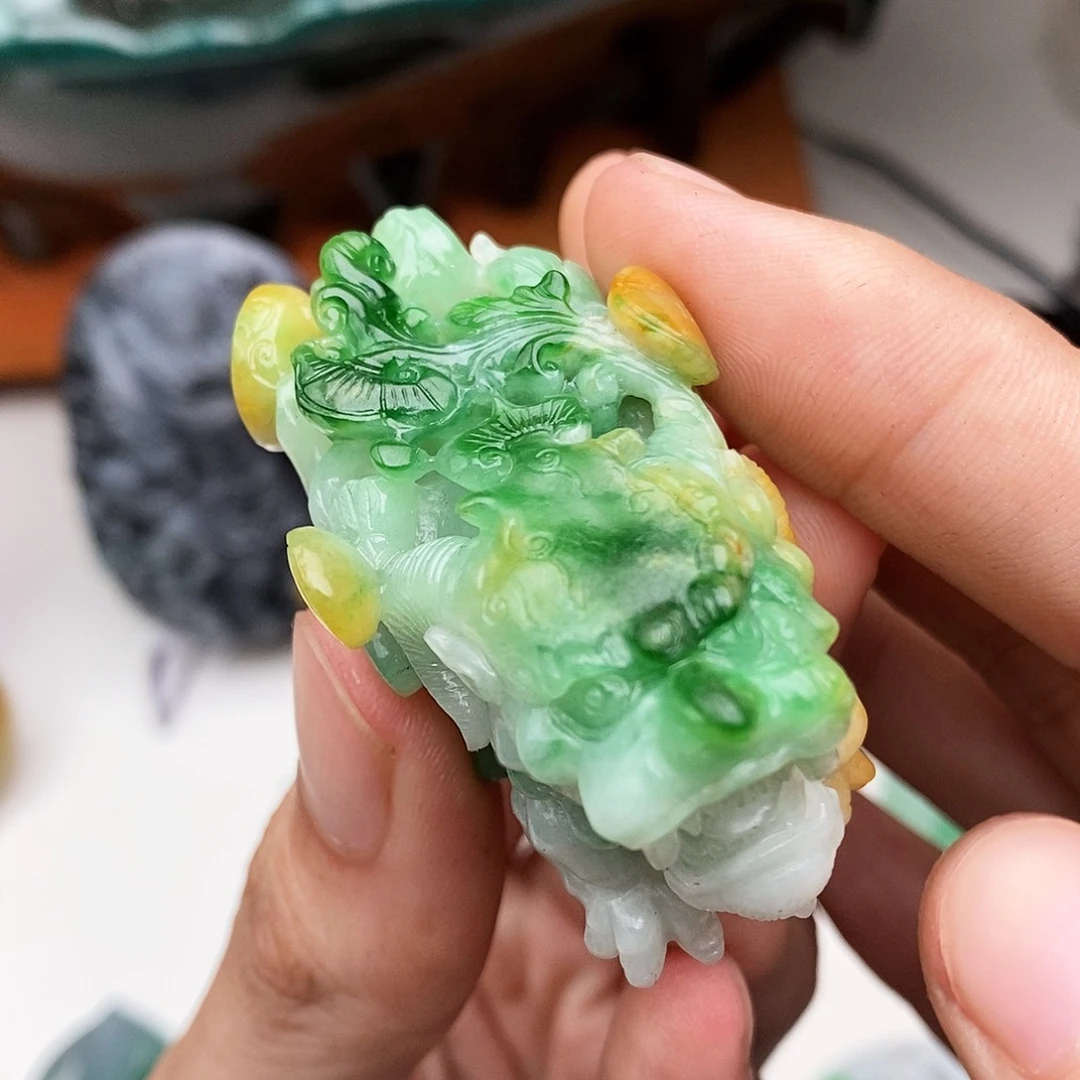 黑***凤定制翡翠未镶嵌翡翠