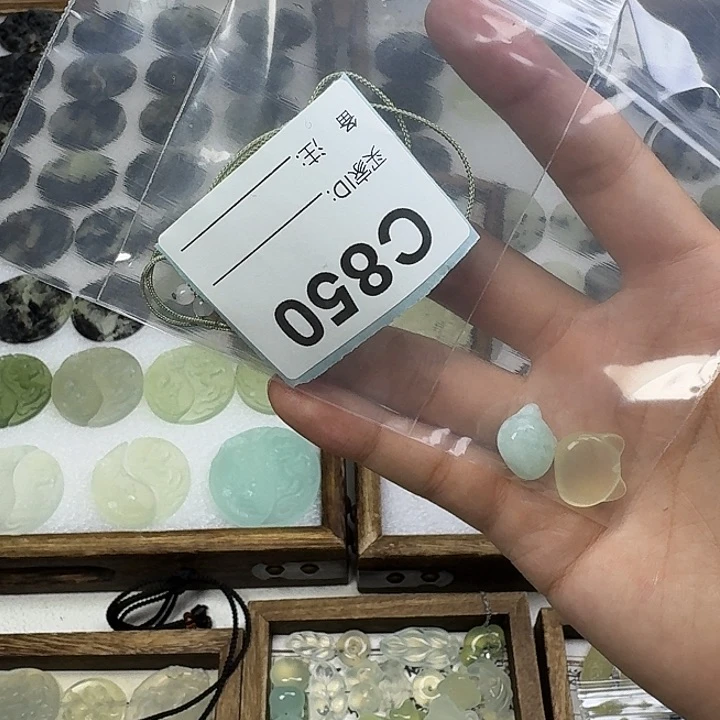 为***名蛇纹石玉未镶嵌项链