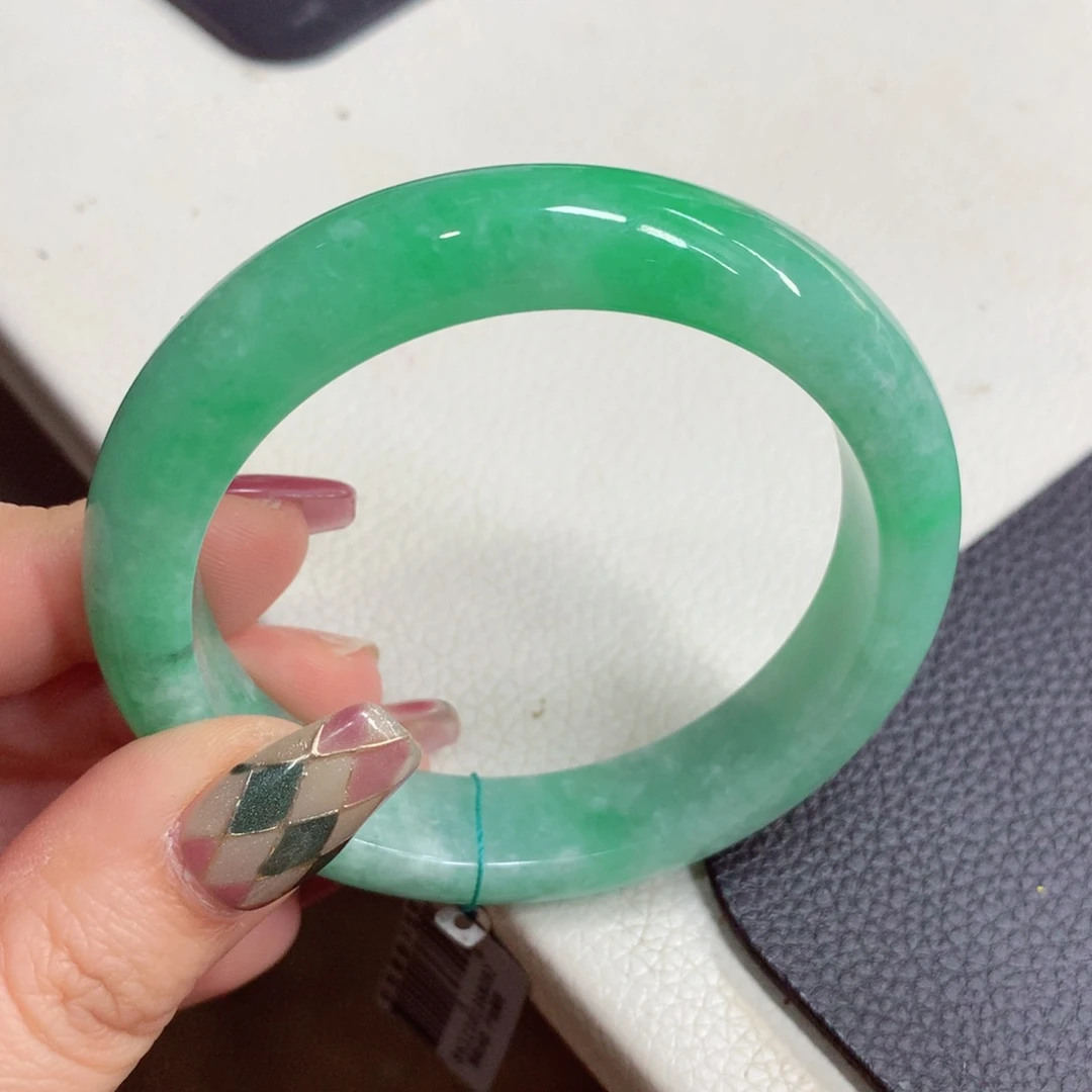 未镶嵌手镯翡翠缅甸