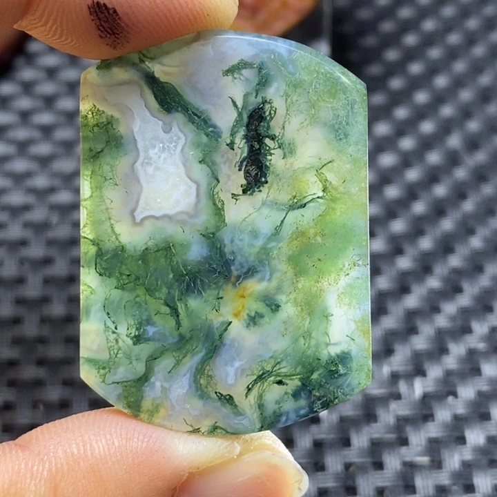 玛瑙/玉髓颈饰未镶嵌草*