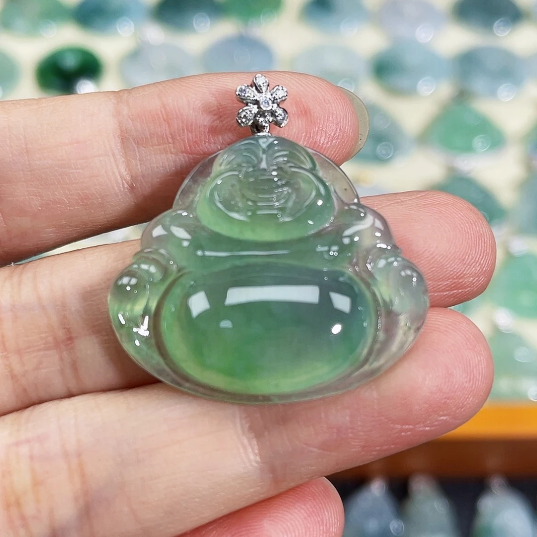 翡翠18K金镶嵌颈饰吊坠