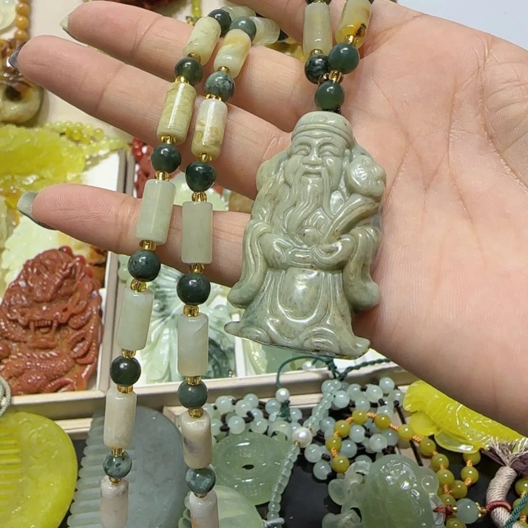 未镶嵌蛇纹石玉吊坠