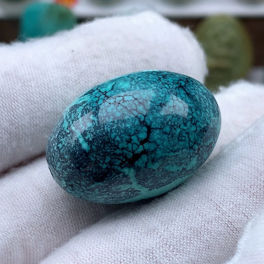 绿松石未镶嵌颈饰