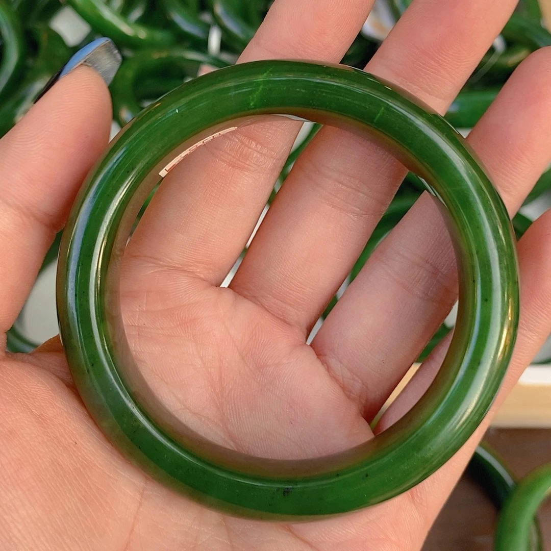 用***4和田玉（碧玉）未镶嵌手链