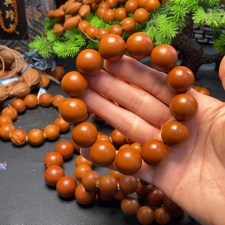 手串橄榄核1.8微瑕光珠