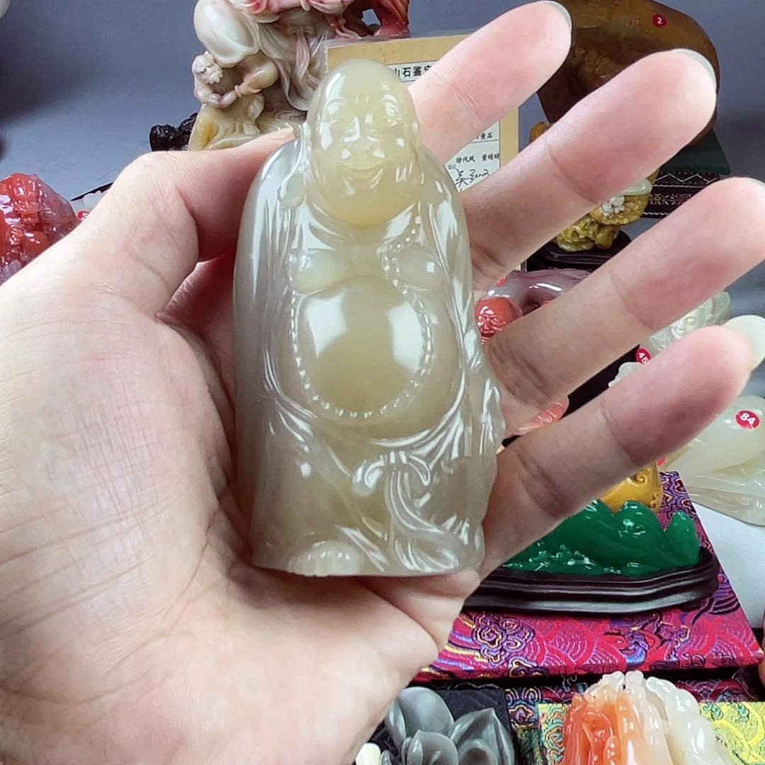 拈***笑寿山石手艺人雕刻工艺