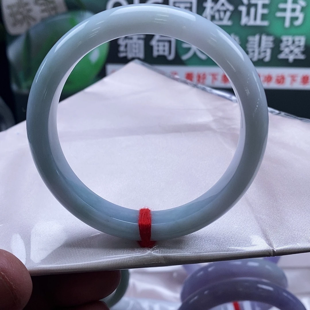 翡翠未镶嵌手镯正圈