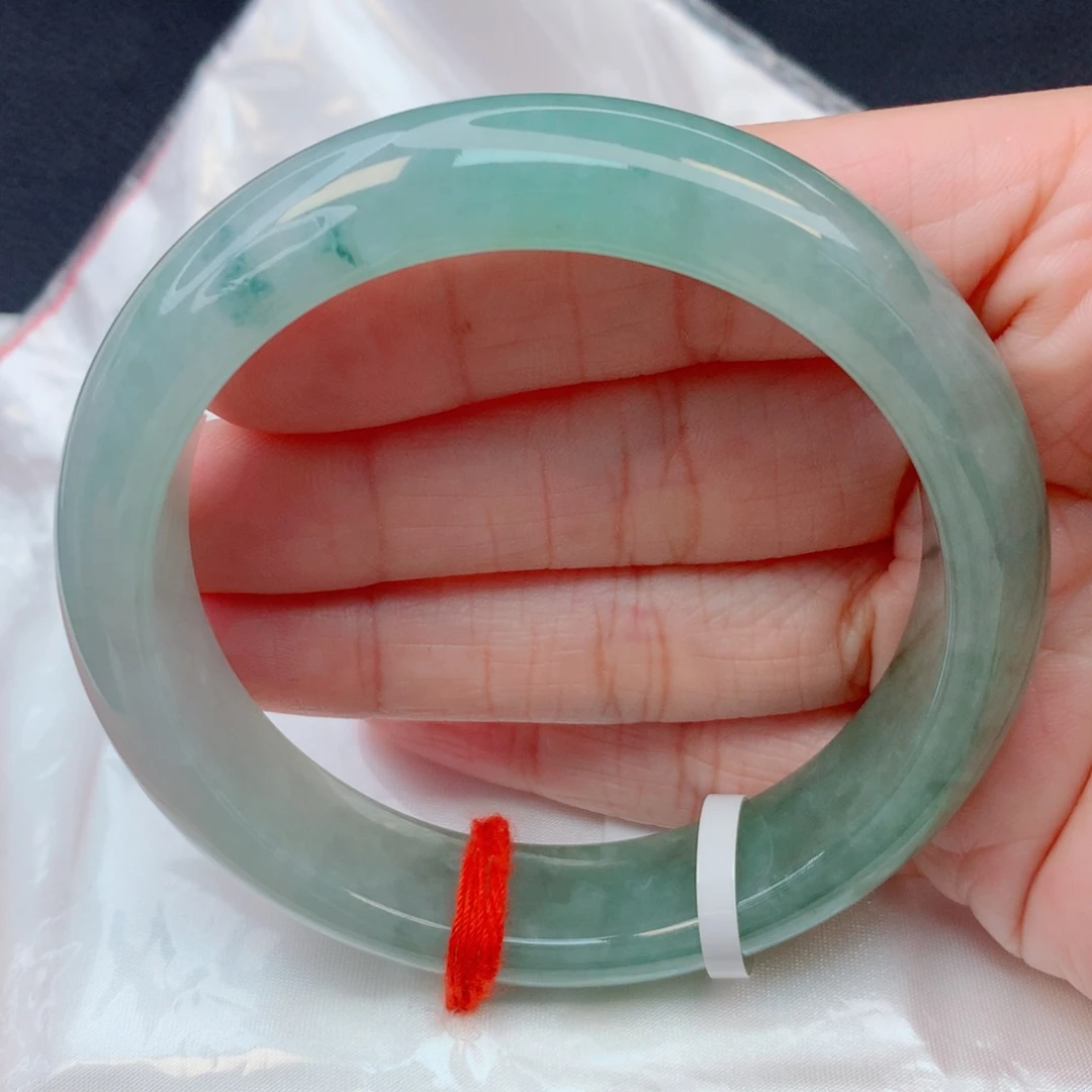 翡翠未镶嵌手镯58.5圈 湖水绿半山水意境