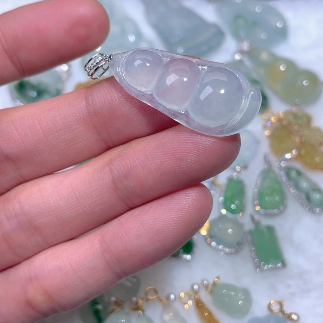 翡翠18K金镶嵌颈饰翡翠