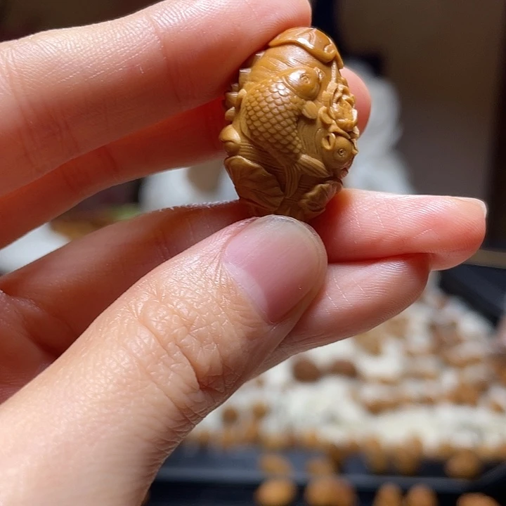 吊坠橄榄核荷花鱼