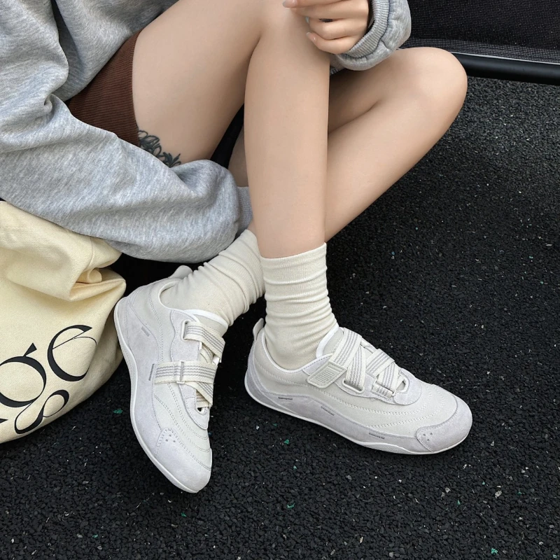 法式复古风魔术贴运动板鞋女2025秋季新款时尚芭蕾舞德训鞋