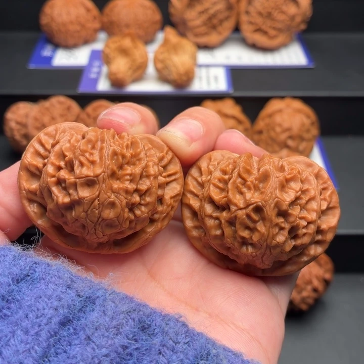 核桃橙红皮桃心宫灯43尺