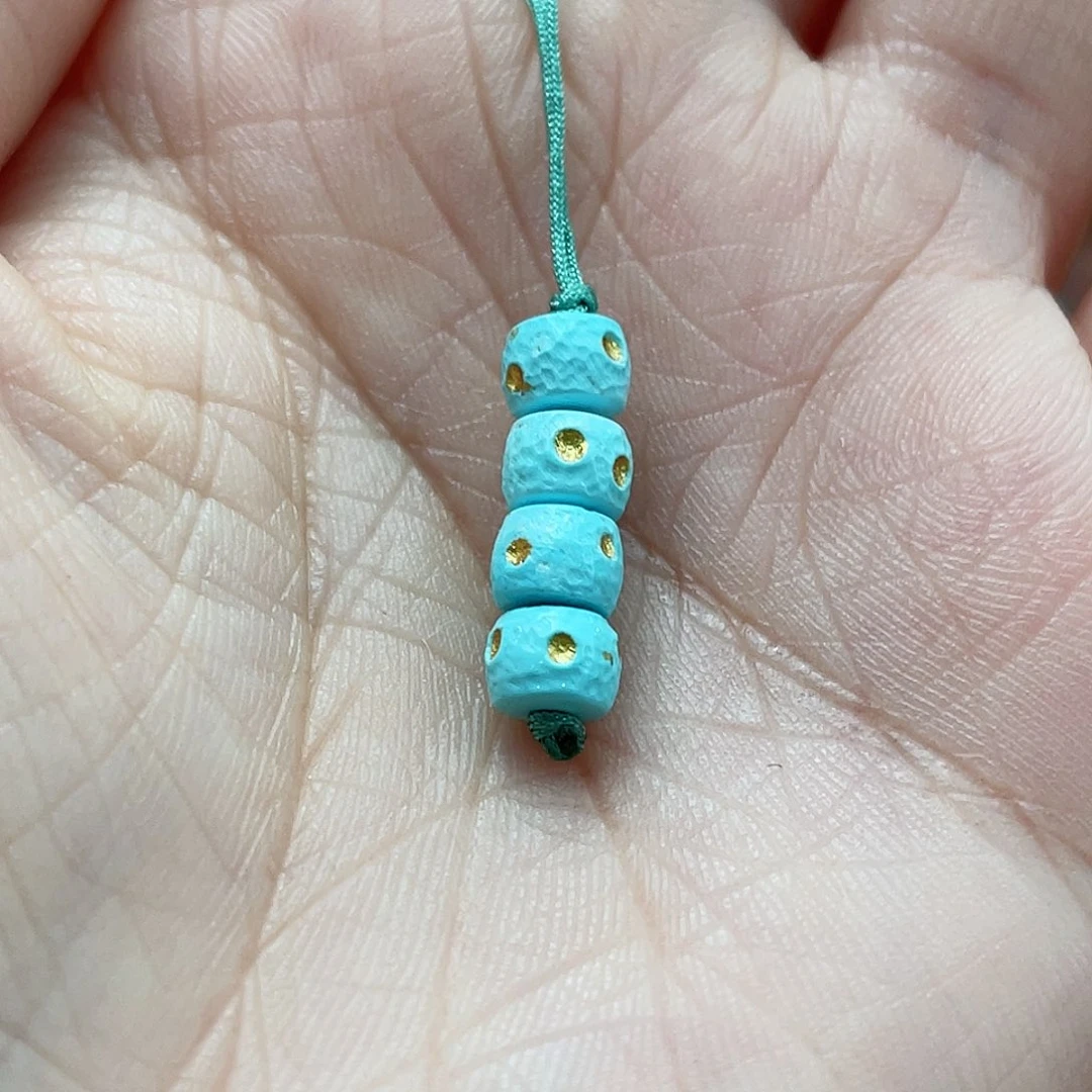 绿松石颈饰未镶嵌