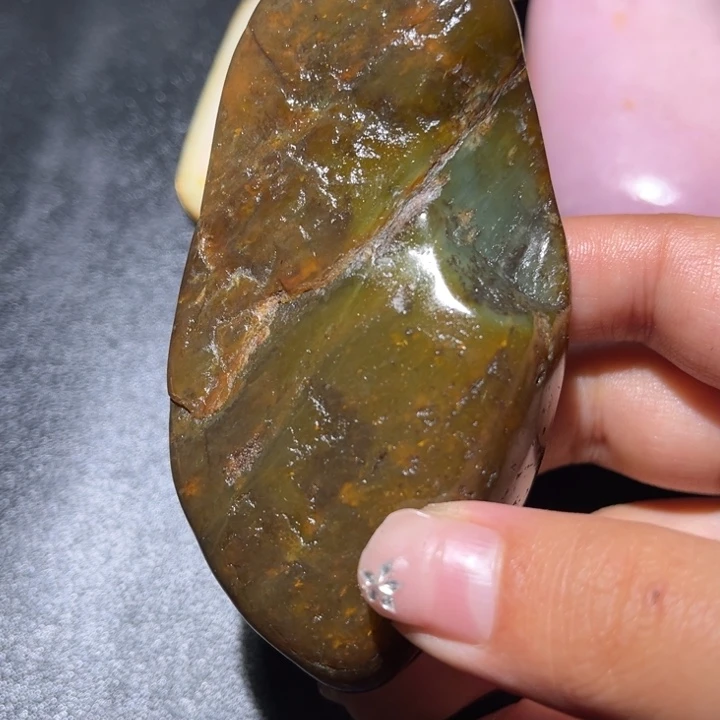 和田玉未镶嵌珠宝奇石