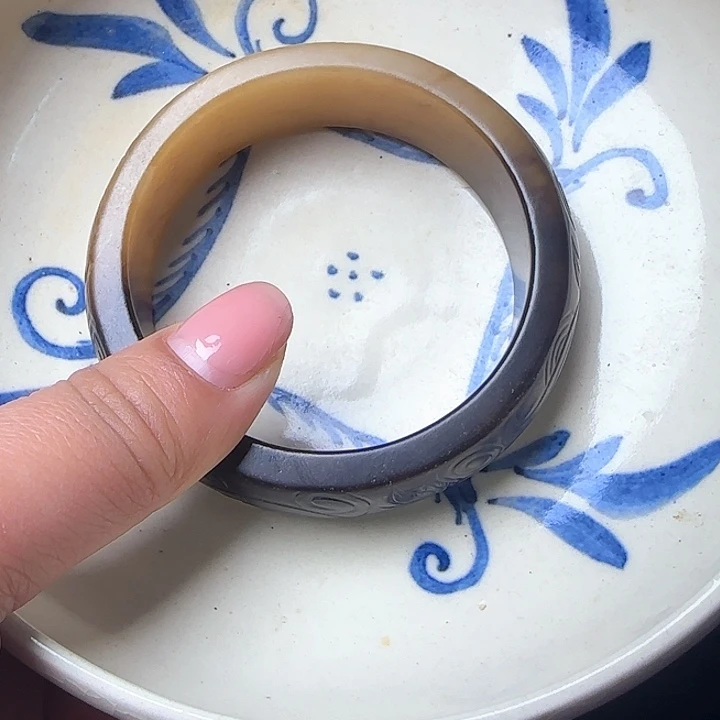 用****0直播间里放了两天歌