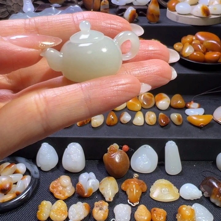 天***9和田玉未镶嵌颈饰