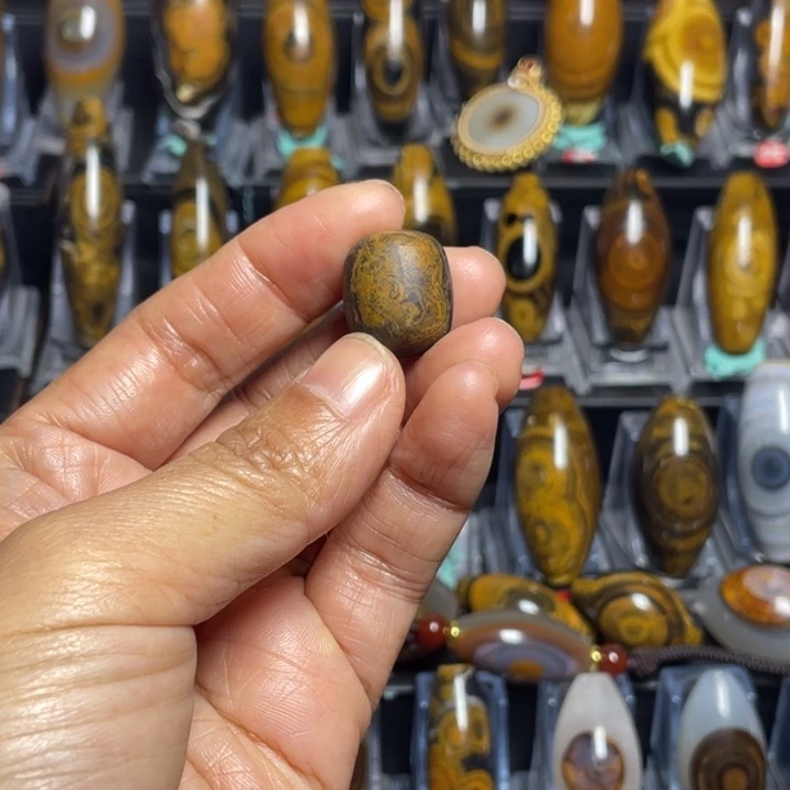 吾***悟玛瑙/玉髓未镶嵌颈饰