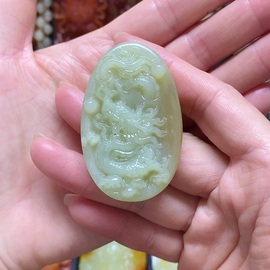 岫玉未镶嵌吊坠(赠链)