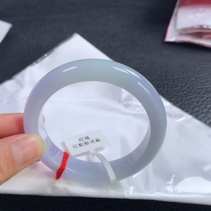 张***记翡翠未镶嵌手镯53圈