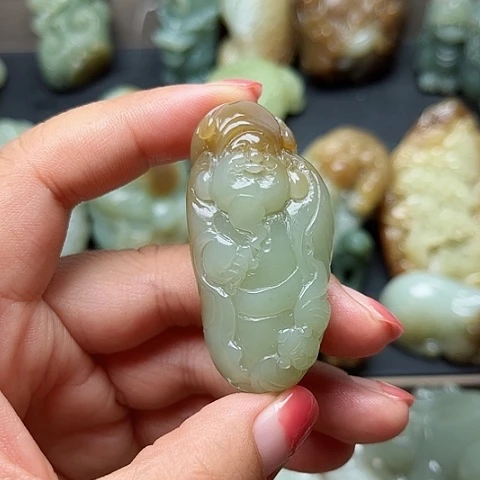 和田玉未镶嵌颈饰陳**ō