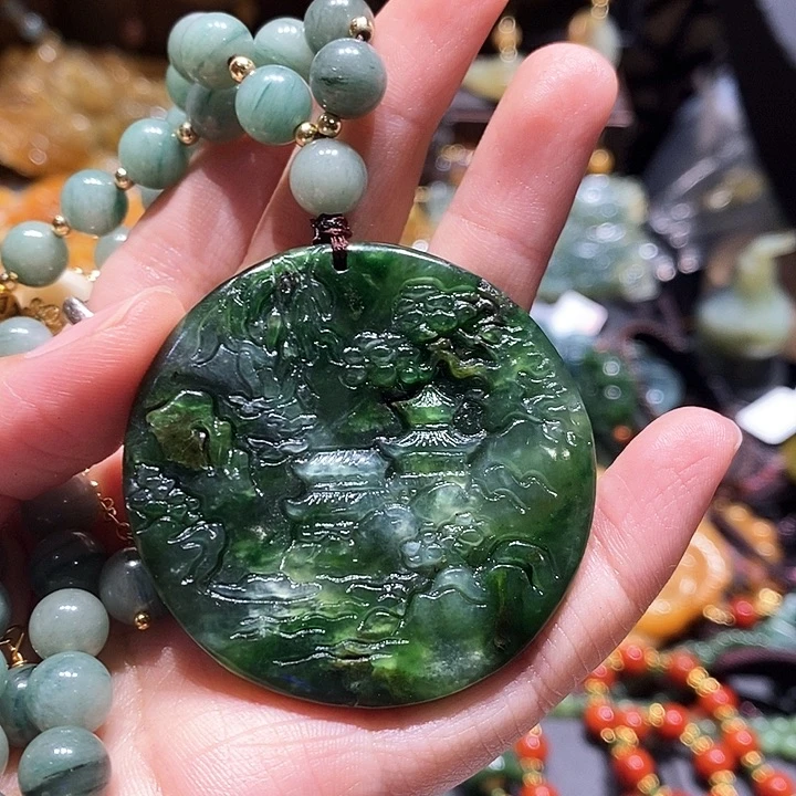 蛇纹石玉未镶嵌颈饰