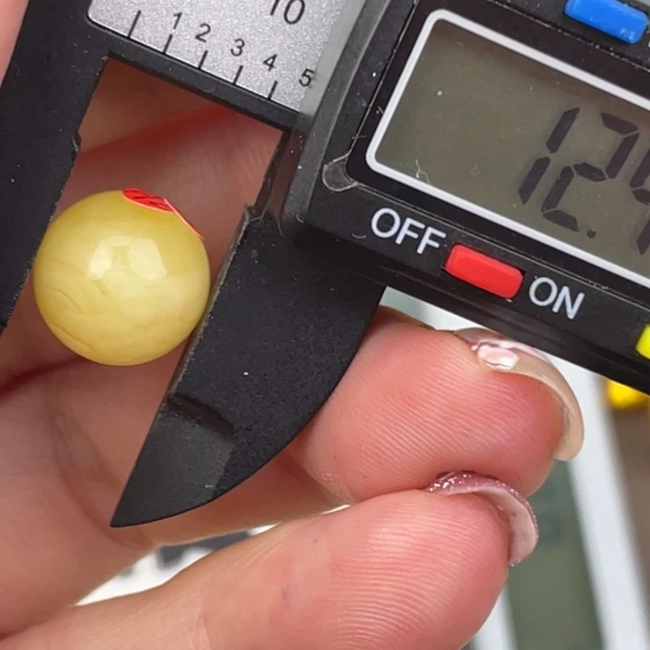 蜜蜡未镶嵌裸石微瑕863