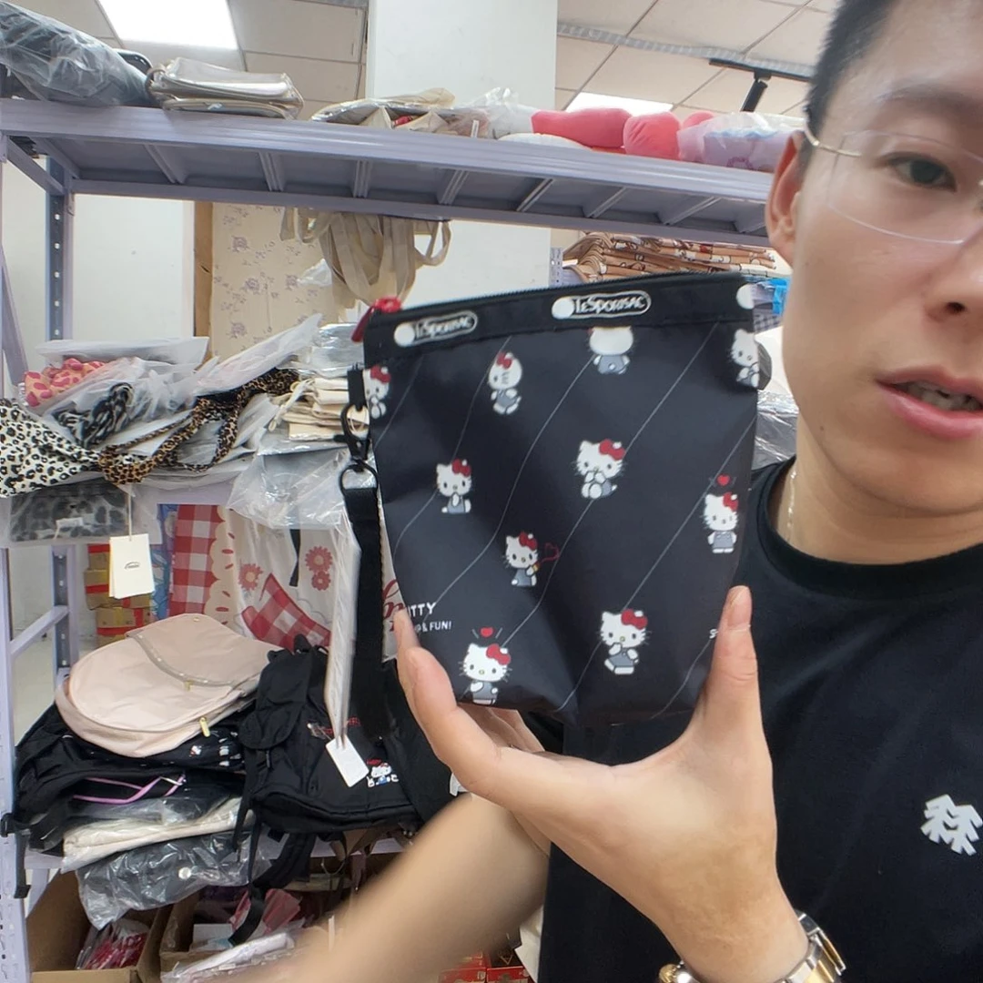 PU化妆包等各种产品的