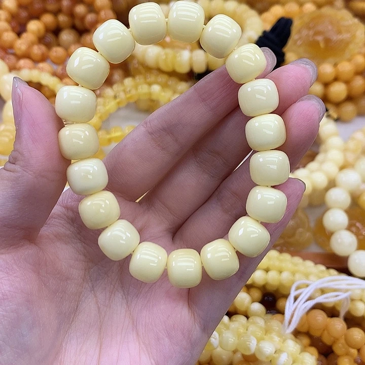蜜蜡未镶嵌珠宝奇石